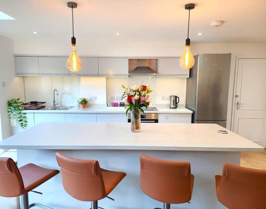 Hutchcomb Villa, 4 Bed Luxury House,Oxford+Parking Dış mekan fotoğraf
